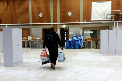 Der letzte der insgesamt 260 in den Lahrer Sporthallen untergebrachten Zuwanderer hat am Donnerstagmorgen, 28. Januar, das Notquartier in der Ortenauhalle verlassen. Foto: Landratsamt