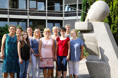 Die Mitarbeiterinnen der Trger der Kindertagespflege im Ortenaukreis, die ab sofort zentrale Qualifizierungskurse fr Tageseltern in Offenburg anbieten, treffen sich regelmig zum Austausch und zur Koordination ihrer Arbeit im Landratsamt in Offenburg.