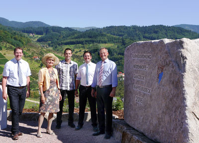 Landrat Frank Scherer enthllt Gedenkstein im Flurneuordnungsgebiet Heidenhfe/Ganseck in Kappelrodeck