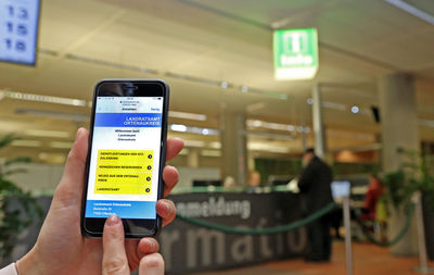 In einfachen Schritten ins mobile Internet. Ab sofort gibt es in der Kfz-Zulassungsstelle des Landratsamtes in Offenburg frei zugngliches WLAN.
