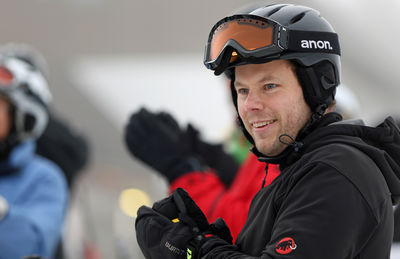 Glcklich im Ziel: Dr. Jochen Kopitzke gewinnt bei seiner zweiten Teilnahme die sechste Auflage des von Landrat Frank Scherer initiierten Ortenauer Polit-Skis.
