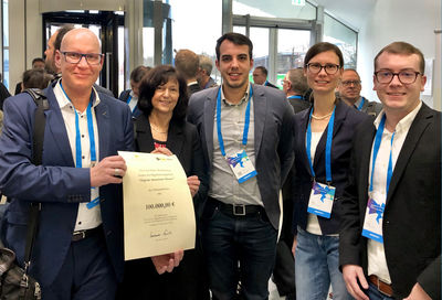 Nahmen heute die Förderzusage von Innen- und Digitalisierungsminister Thomas Strobl in Stuttgart entgegen (v.l.n.r.) Olaf Neumann, Amtsleiter der Zentralen Organisation, Jutta Gnädig, Dezernentin für Zentrale Steuerung sowie Julien Münchbach, Svenja Klein