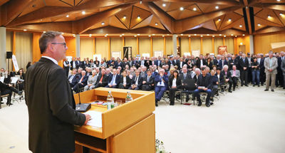 Landrat Frank Scherer begrüßte rund 600 Gäste zum Neujahrsempfang des Ortenaukreises, der in diesem Jahr unter dem Motto »Ortenau global« stand.