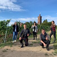 Die Auszubildenden des Weinguts Schloss Ortenberg von links nach rechts: Sonja Buggle, Elias Kopf, Nicole Kist, Jonas Stockinger und Samantha Schfer.
