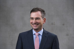Dr. Nikolas Stoermer