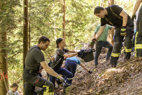 Jugendfeuerwehr Hornberg_eifrige Sammler