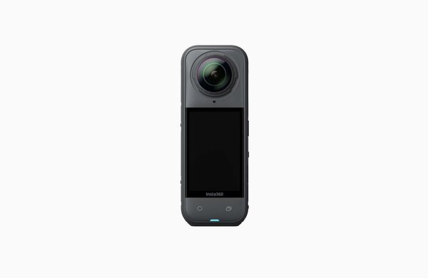 Insta 360  Cam 4